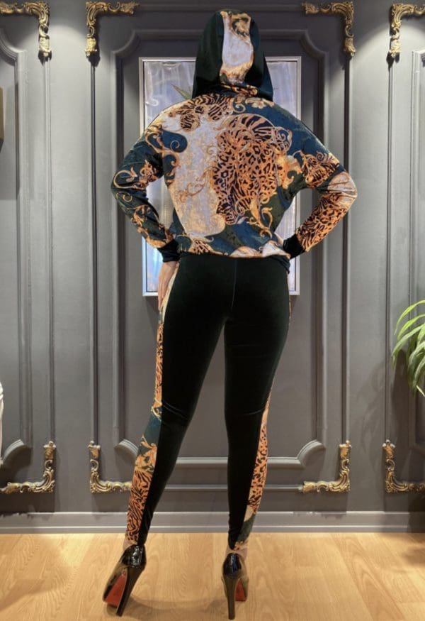 Jazzline Women 2 PCs Rhinestones Tiger Head Design Smooth Velvet Outfit Set Formal Wear Tracksuit With Hood Long Sleeve-Green (Sz 46) - Image 17