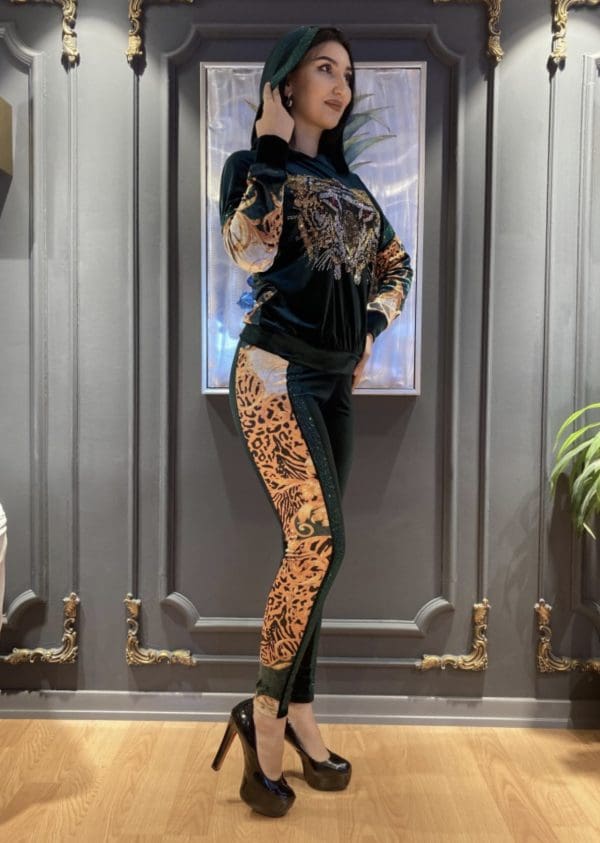 Jazzline Women 2 PCs Rhinestones Tiger Head Design Smooth Velvet Outfit Set Formal Wear Tracksuit With Hood Long Sleeve-Green (Sz 46) - Image 5